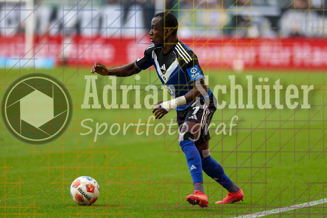 Borussia Mönchengladbach vs Hamburger SV - Bundesliga  | Mönchengladbach, Deutschland, 24.08.25:   Jean-Luc Dompe (Hamburger SV) in Aktion am Ball, Einzelaktion waehrend des Spiels der Bundesliga zwischen Borussia Mönchengladbach vs Hamburger SV im Stadion im Borussia Park(Foto von Brauer-Fotoagentur / Adrian Schlueter)