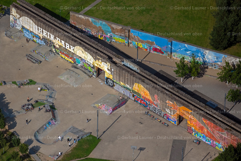 4049727 | Skate Park und Street Art im Rheinpark Duisburg