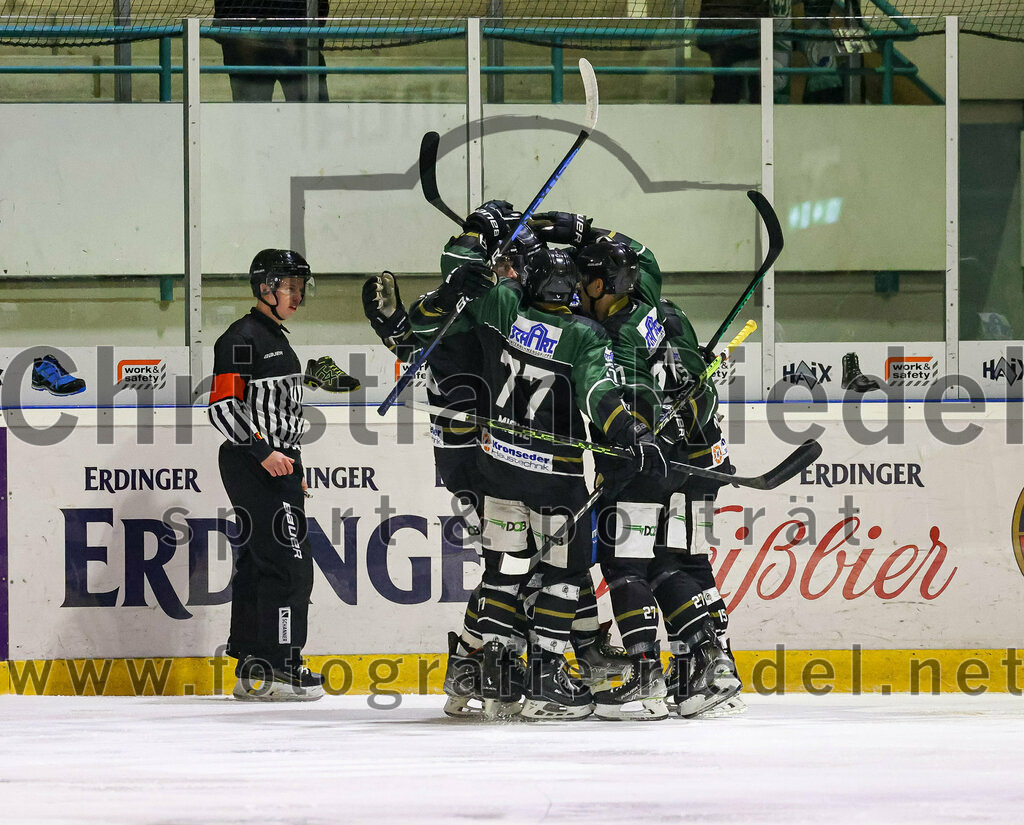 2023-03-03_044_TSV_Erding_gegen_ESC_Kempten | Erding, Deutschland, 03.03.2023:
Eishockey, Bayernliga Playoffs 2022 / 2023, Viertelfinale, TSV Erding gegen ESC Kempten, Endergebnis: 9:3

Philipp Michl (Erding Gladiators, #77)

Foto: Christian Riedel / fotografie-riedel.net