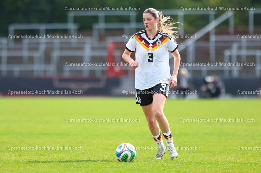 xKWIx10042601058 | 2026.04.10, xkwix, Fußball, UEFA Women's UNDER 19 Championship qualification, Republic of Ireland - Germany, Uhlenkrugstadion, Runde 2 1.Spieltag, Saison 2025 / 2026: Lenelotte Mueller (Deutschland U19 Frauen #3) DFB regulations prohibit any use of photographs as image sequences and or quasi-video. Photo: xKamilxWilkowskixPressefotoKochx