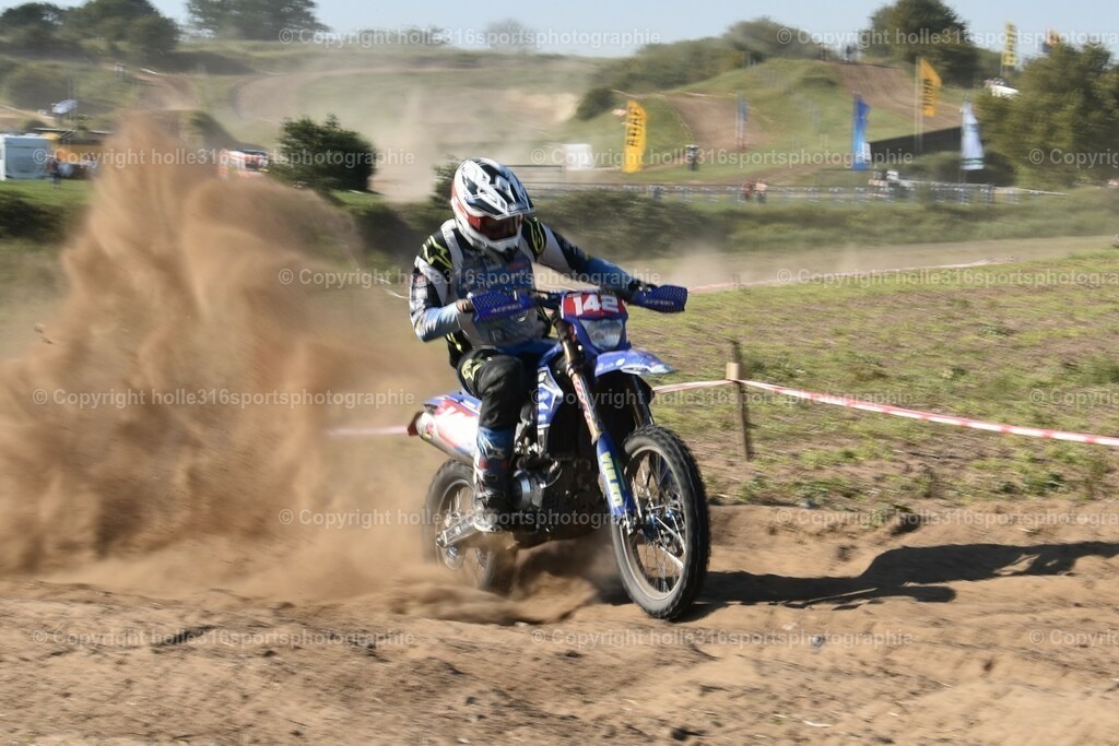 DSC_0351 | Sportfotografie , Motorsport, Motoross, Reitsport, Mointainbike, Enduro,
Landschaft , Outdoor, Eventfotografie, Landschaft, Bilder online bestellen - Realisiert mit Pictrs.com