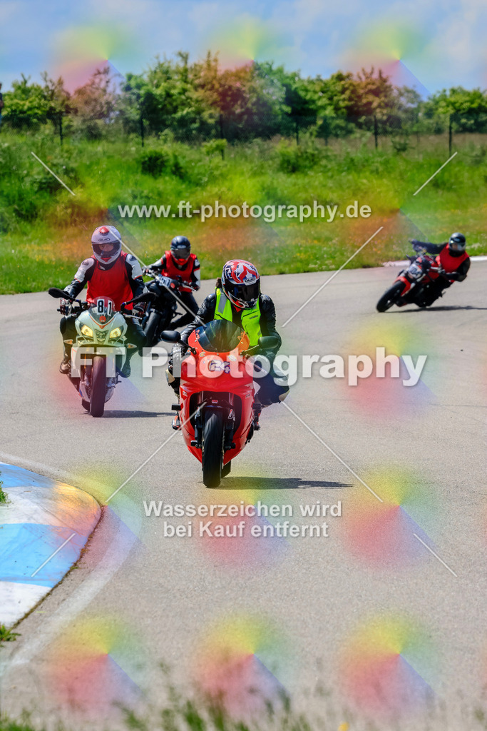 MotoTeam-0084 | Hier findet Ihr Bilder von Touristenfahrten auf der Nürburgring Nordschleife oder von anderen Veranstaltungen die ich besucht habe. Viel Spass beim Durch Schauen 