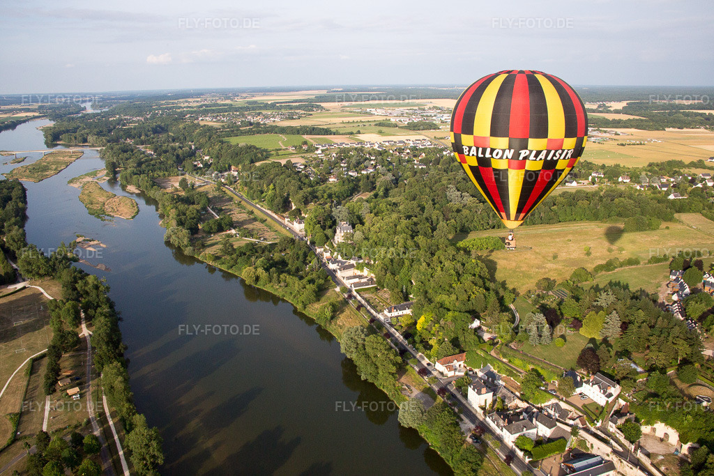 Luftbild: Ortsansicht in Amboise im Bundesland Indre-et-Loire in Frankreich. Foto: IMG_082381.jpg vom 20.06.2015 durch Werner Riehm/FLY-FOTO.de