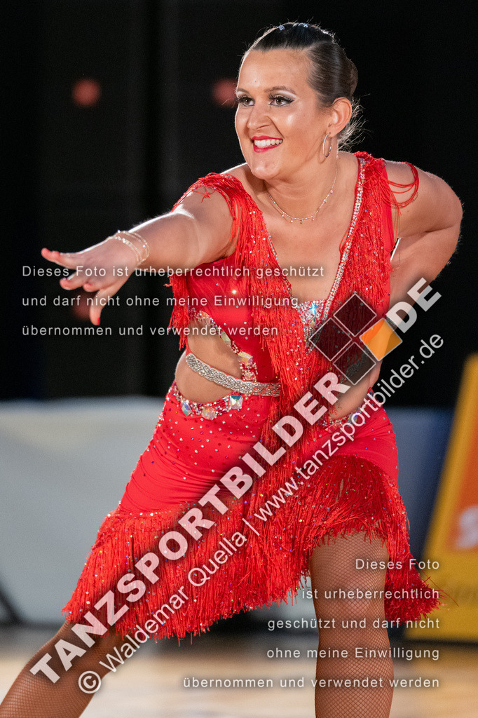 20250504-00588 | Hier finden Sie Tanz Bilder vom Latein und Standard Formationen tanzen. Sportbilder vom Tanzsport. Schöne Fotos und von Weltmeisterschaft, Europameisterschaft, Bundesliga, Regionalliga, Oberliga und Landesliga sowie von GOC Stuttgart, DanceComp, WM Bremen