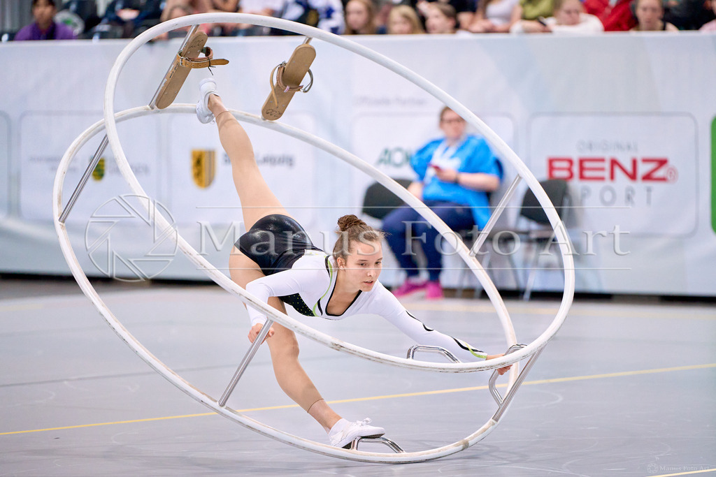 A-DSC03012 | Professionelle Sportfotografie in Hamburg, Schleswig-Holstein und Niedersachsen – spezialisiert auf Rhönrad, Geräteturnen, Leistungsturnen und rhythmische Sportgymnastik. Bundesweite Begleitung von Rhönrad-Events. Jetzt Sport-Fotos - Realisiert mit Pictrs.com