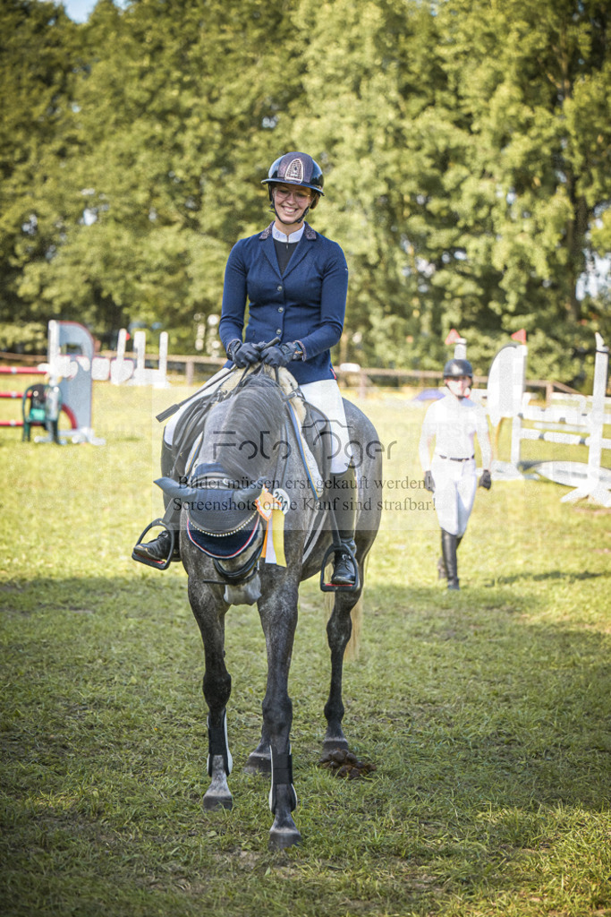 DOS_0021 | Entdecke hochwertige Reitturnierfotos von Foto Oger. Professionell, emotional und authentisch – jetzt Lieblingsmomente im Shop bestellen.Deutschlandweite Turnierfotografie. - Realisiert mit Pictrs.com