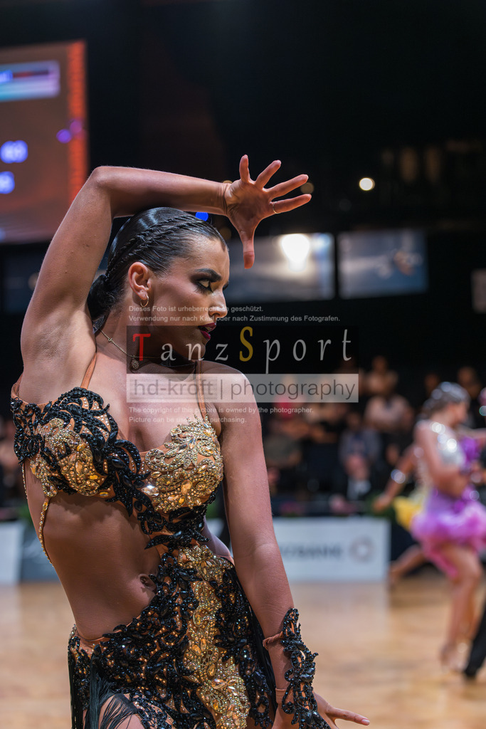 20250820_WDSF Open Lat Youth_2901 | Tanzsportbilder, Standardtanz, Lateintanz, WDSF, DTV, LTVB, dancecomp, goc, hessen tanzt, blaues band der spree, walzer, tango, wiener walzer, slowfox, quickstepp, samba, rumba, cha-cha-cha, paso doble. jive, hd-kroft photography, turniertanzsport