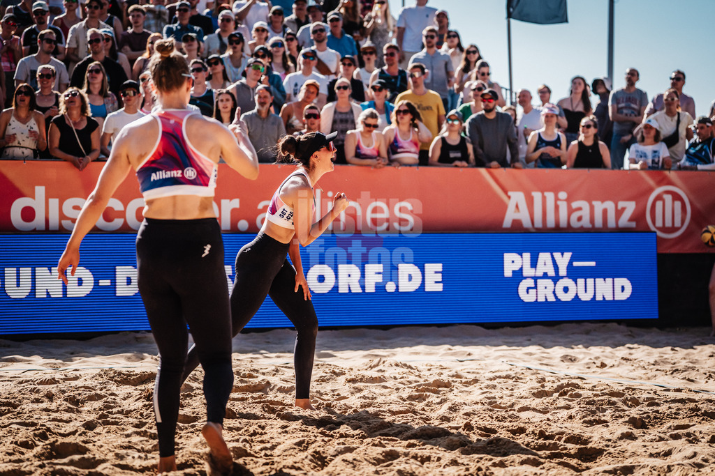 Beachvolleyball | Frauen | Allianz German Beach Tour 2025 | Tourstop Düsseldorf | 11.05.2025 | v.l. Tabea Schwarz und Lisa Kotzan jubeln