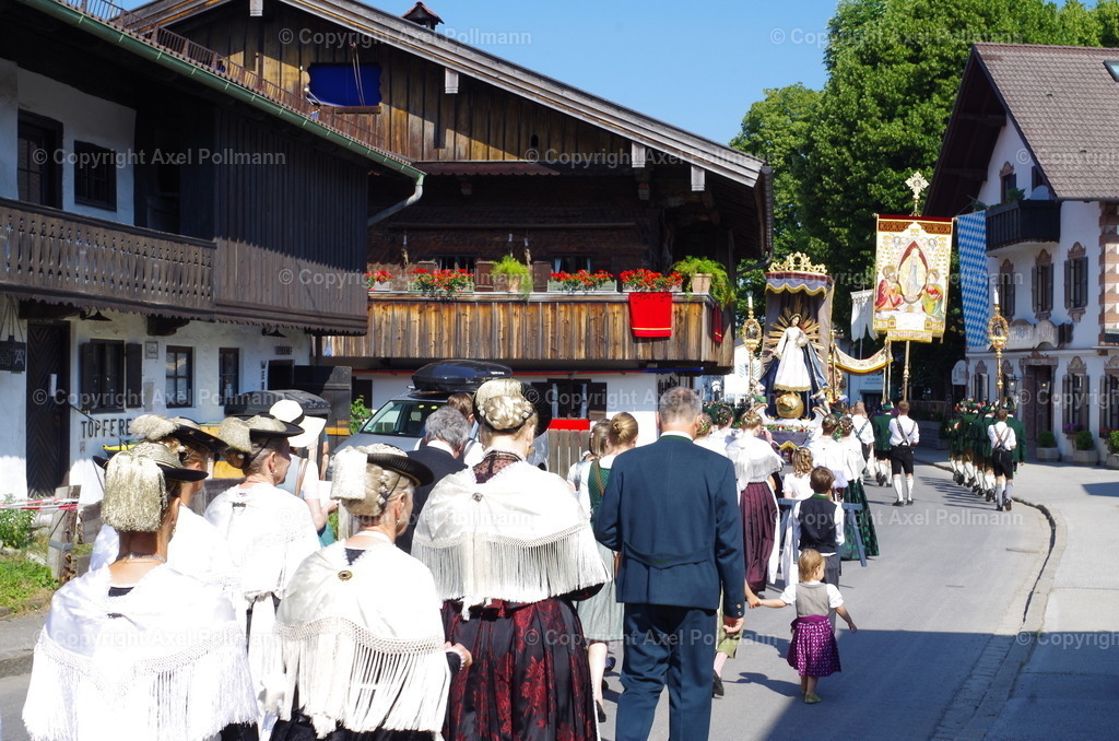 IMGP3861 | fotografiert von Axel PollmannLeonhardi Wallfahrt Benediktbeuern und Murnau, Fronleichnam, Fasching, Landschaft im Loisachtal und Benediktbeuern  - Realisiert mit Pictrs.com