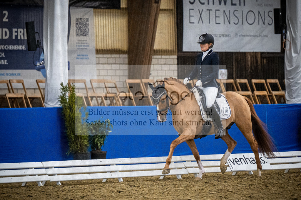 DOS_1349 | Entdecke hochwertige Reitturnierfotos von Foto Oger. Professionell, emotional und authentisch – jetzt Lieblingsmomente im Shop bestellen.Deutschlandweite Turnierfotografie. - Realisiert mit Pictrs.com