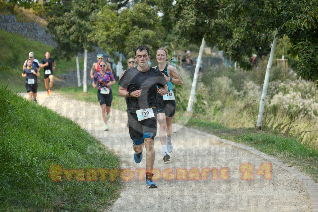 250824_1443_EX1_7271 | Sportfotografie im Rhein-Sieg Kreis, Köln, Bonn, NRW, Rheinland Pfalz, Hessen, etc. Unser Tätigkeitsfeld umfasst den Laufsport vom Volkslauf über den Marathon, Duathlon, Triathon bis zum Ultralauf wie Kölnpfad Ultra oder Schindertrail.