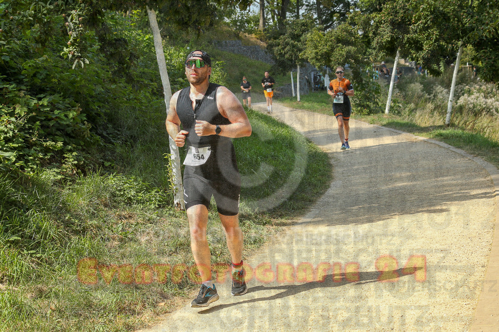 250824_1444_EX1_7378 | Sportfotografie im Rhein-Sieg Kreis, Köln, Bonn, NRW, Rheinland Pfalz, Hessen, etc. Unser Tätigkeitsfeld umfasst den Laufsport vom Volkslauf über den Marathon, Duathlon, Triathon bis zum Ultralauf wie Kölnpfad Ultra oder Schindertrail.