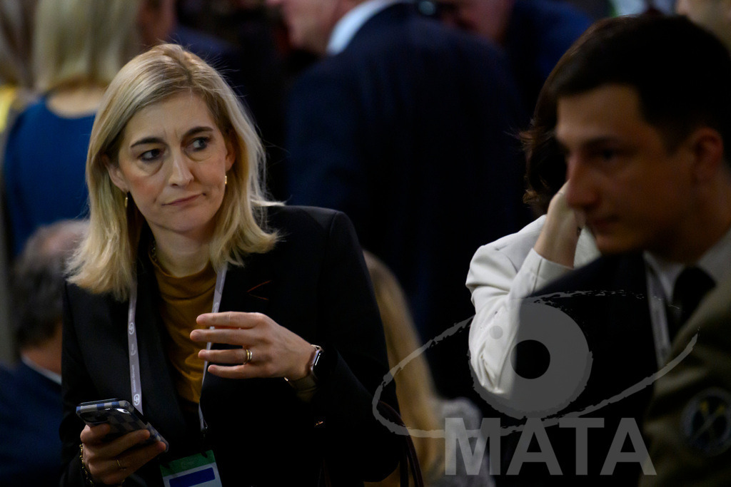 _DWA4759 | MATA IndoCon - Realisiert mit Pictrs.com