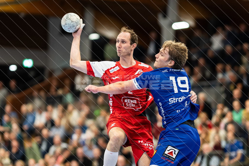 20251011_Picselweb-Fotografie_2R3_2448 | Marvin Michalczik (2, Ahlener SG), Lauro-Janis Strohtmann (19, VfL Fredenbeck) - Realisiert mit Pictrs.com