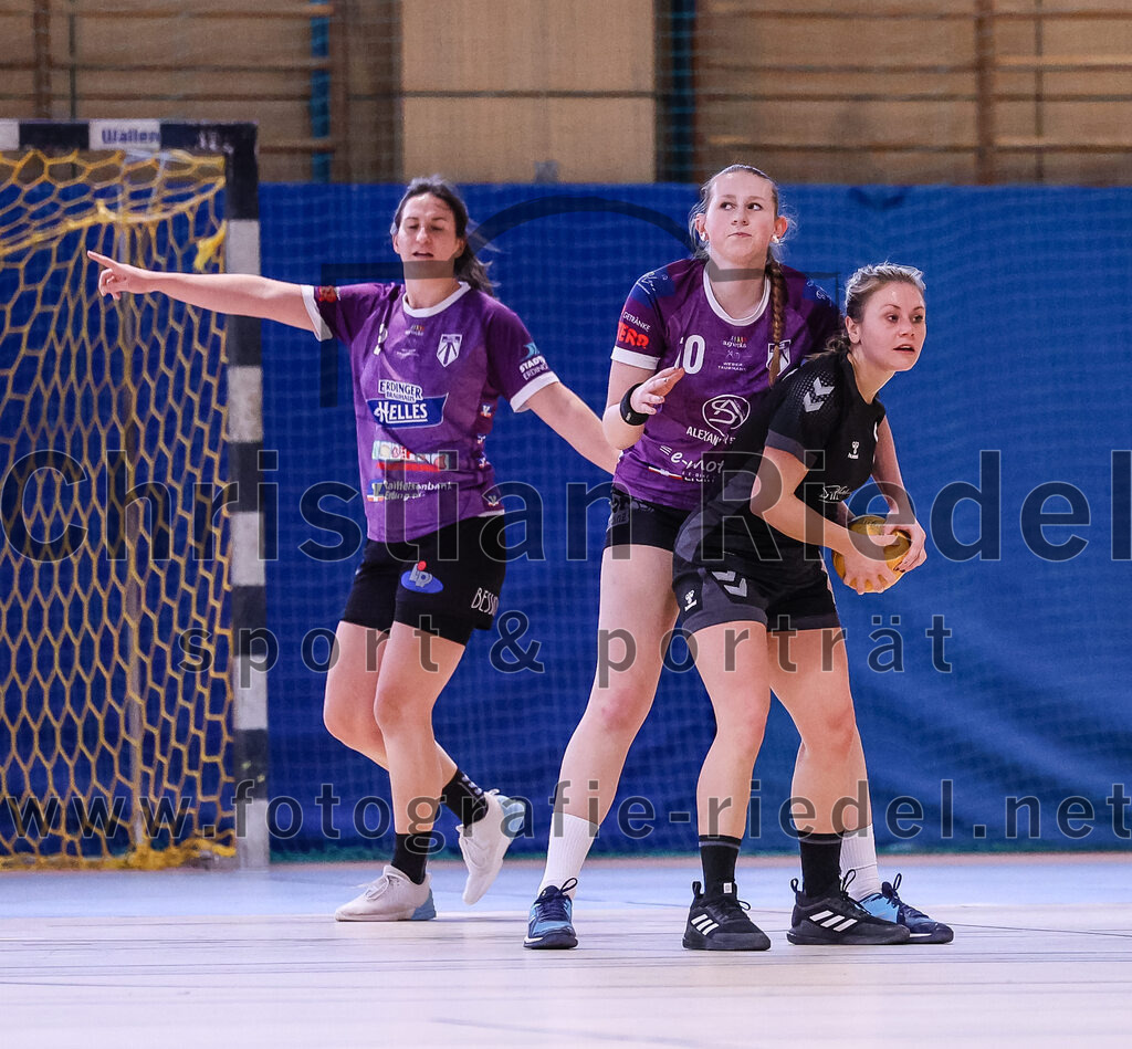 2024-12-14_033_SpVgg_Altenerding_gegen_SVA_Palzing | Erding, Deutschland, 14.12.2024:Handball, Bezirksoberliga Frauen Altbayern 2024 / 2024, 9. Spieltag, SpVgg Altenerding gegen SVA Palzing, Endergebnis: 20:30Janina Konrad (SpVgg Altenerding, #2), Line Sophie Malerius (SpVgg Altenerding, #10)Foto: Christian Riedel / fotografie-riedel.net