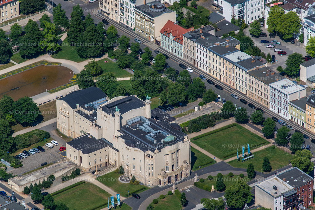 3803304 | Das Staatstheater Cottbus ist das einzige staatliche Theater in Brandenburg. Das Vierspartentheater bietet in Cottbus Vorstellungen der eigenen Ensembles für Schauspiel, Musiktheater (Oper, Operette, Musical), Orchester und Ballett.