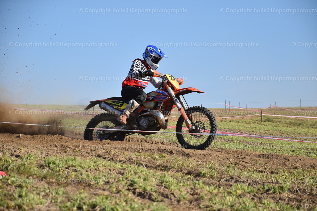 DSC_0501 | Sportfotografie , Motorsport, Motoross, Reitsport, Mointainbike, Enduro,
Landschaft , Outdoor, Eventfotografie, Landschaft, Bilder online bestellen - Realisiert mit Pictrs.com