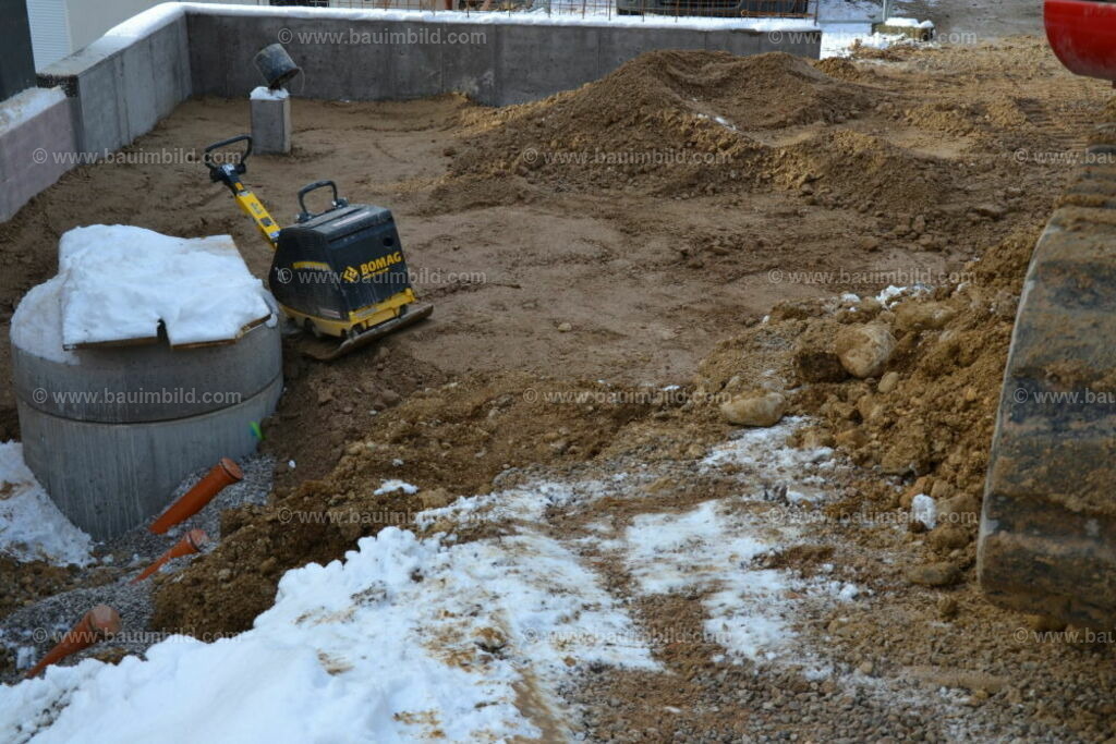 bib-lg02-erdarbeiten-0224 | Nach LV-Leistungsgruppen sortierte Detailfotos über den Bau eines Hauses. Alle Hausbau-Bilder direkt vom Urheber und Autor der Website Haus-Selber-Bauen.com