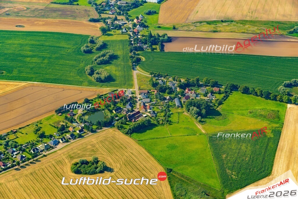Luftaufnahme Reinshagen Hof Satow - Die Luftaufnahme wurde 2025 vom UL-Flugzeug heraus erstellt ( ohne Drohne ) - Hochauflösende Luftaufnahme - für professionelle Ausdrucke geeignet. Die Geschenkidee !Mit Lizenz und Bildrechte bestellbar