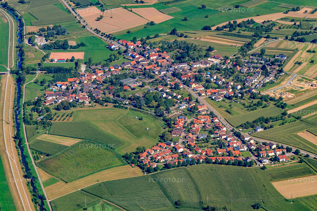 Luftbild: Ortsansicht von Süden im Ortsteil Bühl in Offenburg im Bundesland Baden-Württemberg in Deutschland. Foto: IMG_20832.jpg vom 31.08.2009 durch Werner Riehm/FLY-FOTO.de