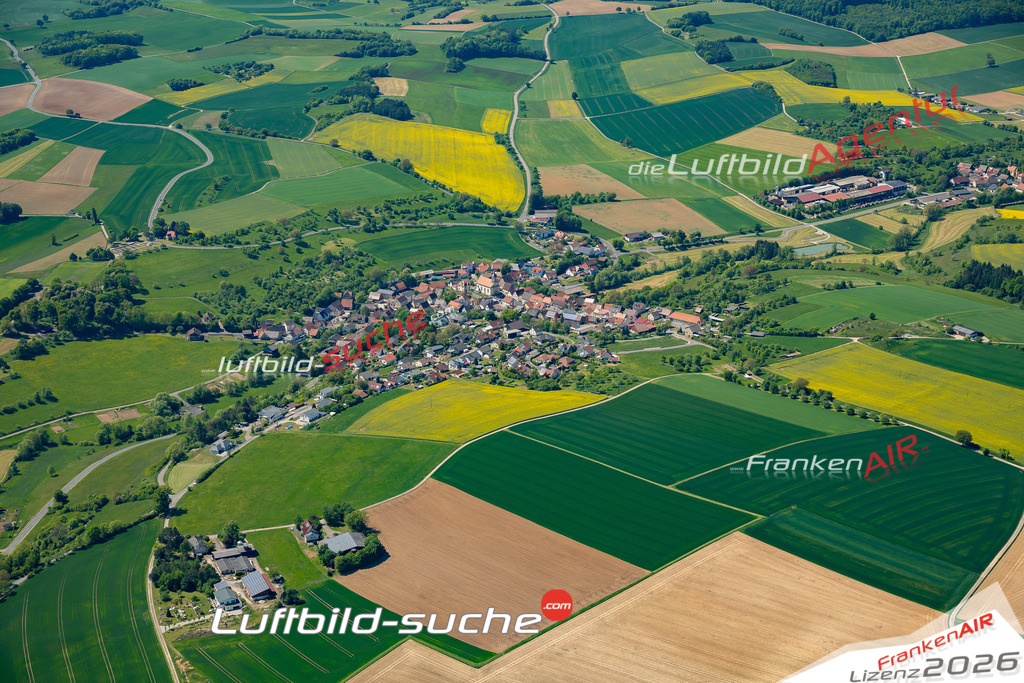 Schrägluftbild  Ballenberg  Ravenstein - Das Luftbild wurde 2025 vom UL-Flugzeug heraus erstellt ( keine Drohne ) - Hochauflösende Luftaufnahme -Nicht vergleichbar mit Google Maps oder Satelittenbilder- Die Geschenkidee !Mit Lizenz und Bildrechte bestellbar