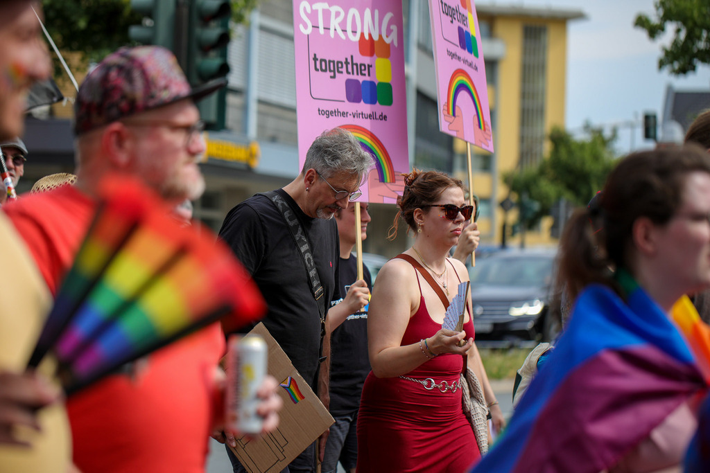 CSD_Moers_190725_043 | Bildergalerie von Sport-Ereignissen aber auch von weiteren spannenden Dingen - nicht nur vom Niederrhein. In Anlehnung an den bekannten Spruch von Hanns Dieter Hüsch heißt das Motto: "Niederrhein ist überall".  - Realisiert mit Pictrs.com