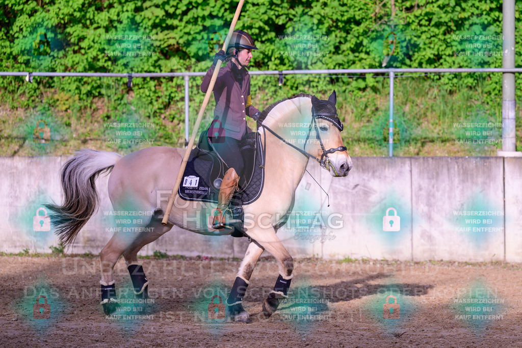 02052026-Giesenbach-03-Speedtrail-0525 | Fokus Hufschlag Fotografie - Realisiert mit Pictrs.com