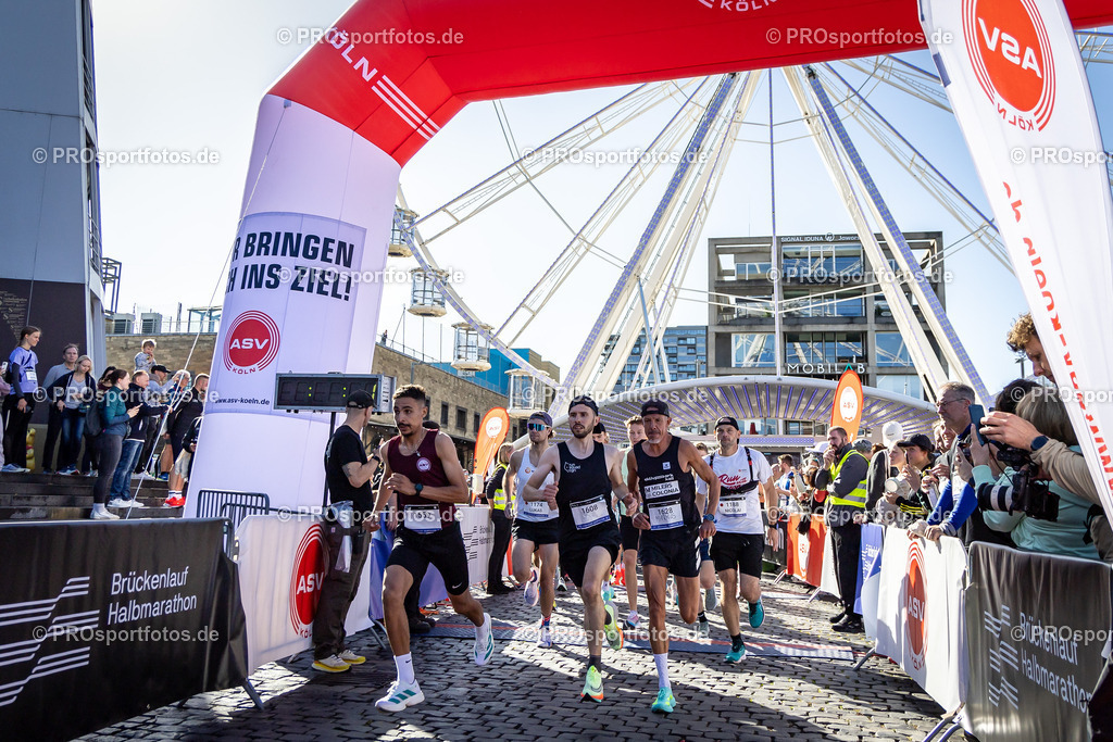 44. Kölner Brückenlauf; Koeln, 14.09.25 | Impressionen vom 44. Kölner Brückenlauf am 14.09.25 am Schokoladenmuseum in Koeln. Foto: BEAUTIFUL SPORTS/Leah Kohring
