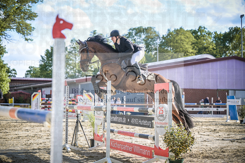 DOS_4013 | Entdecke hochwertige Reitturnierfotos von Foto Oger. Professionell, emotional und authentisch – jetzt Lieblingsmomente im Shop bestellen.Deutschlandweite Turnierfotografie. - Realisiert mit Pictrs.com