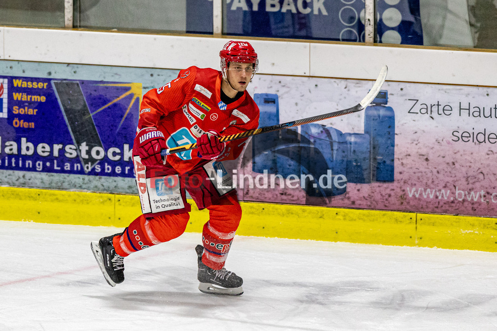 EC Peiting vs Bayreuth Tigers | Eishockey Oberliga Süd 2023/2024, EC Peiting vs Bayreuth Tigers, 20231112,
Niklas GREIL (ECP 75) in Aktion,
2023-11-12 in Peiting (Eisstadion)
75 Niklas GREIL (ECP 75)
Copyright: WolfgangxLindner foto-lindner.de