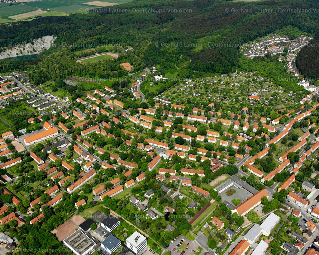 2638031 | BAD Salzgitter 09.06.2006 Wohngebiet der Mehrfamilienhaussiedlung  in Bad im Bundesland Niedersachsen, Deutschland // Residential area of the multi-family house settlement  in Bad in the state Lower Saxony, Germany Foto: Gerhard Launer