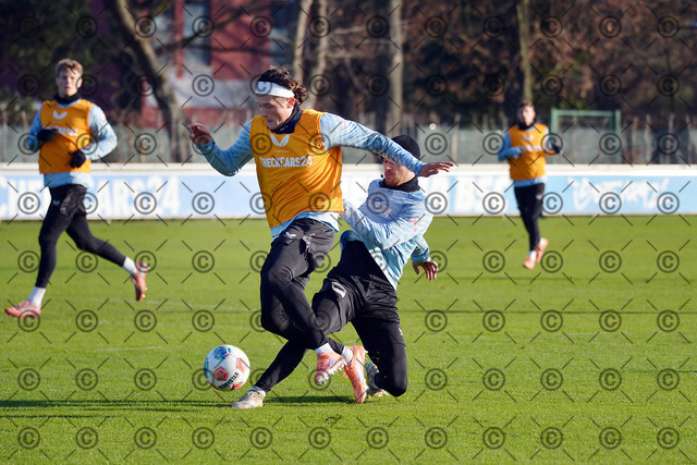 RGE_7216b | Hertha BSC, 2.Bundesliga, Herren, Training, Saison 2025/26, im Bild Fabian Reese ( Hertha BSC ), Fotograf: Ralf Gebhardt - Realisiert mit Pictrs.com