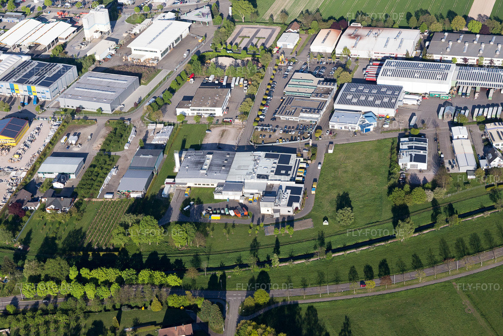 Luftbild: Peters Gute Backstube im Ortsteil Vimbuch in Bühl im Bundesland Baden-Württemberg in Deutschland. Foto: IMG_099117.jpg vom 23.04.2017 durch Werner Riehm/FLY-FOTO.de