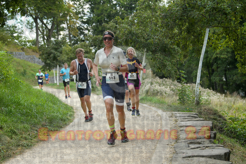 250824_1407_EX1_5011 | Sportfotografie im Rhein-Sieg Kreis, Köln, Bonn, NRW, Rheinland Pfalz, Hessen, etc. Unser Tätigkeitsfeld umfasst den Laufsport vom Volkslauf über den Marathon, Duathlon, Triathon bis zum Ultralauf wie Kölnpfad Ultra oder Schindertrail.
