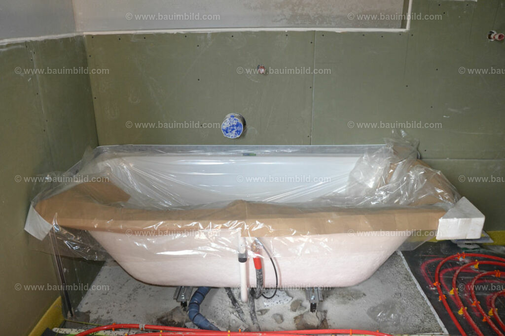 bib-lg15-sanitaer-0109 | Nach LV-Leistungsgruppen sortierte Detailfotos über den Bau eines Hauses. Alle Hausbau-Bilder direkt vom Urheber und Autor der Website Haus-Selber-Bauen.com
