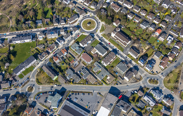HB-Arnsberg220301875Neheim | Luftbild, Neugestaltung Kreisverkehr Pfarrer-Leo-Reiners-Platz, ehemals Ehmsenplatz in Neheim, Arnsberg, Sauerland, Nordrhein-Westfalen, Deutschland