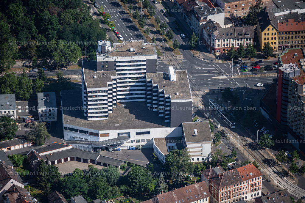 4035252 | BRAUNSCHWEIG 31.07.2020 Wohn- und Geschäftshauses an der Straße Wendenring Ecke Lampestraße im Ortsteil Nordstadt in Braunschweig im Bundesland Niedersachsen, Deutschland. // Residential and commercial building on street Wendenring in the district Nordstadt in Brunswick in the state Lower Saxony, Germany. Foto: Gerhard Launer
