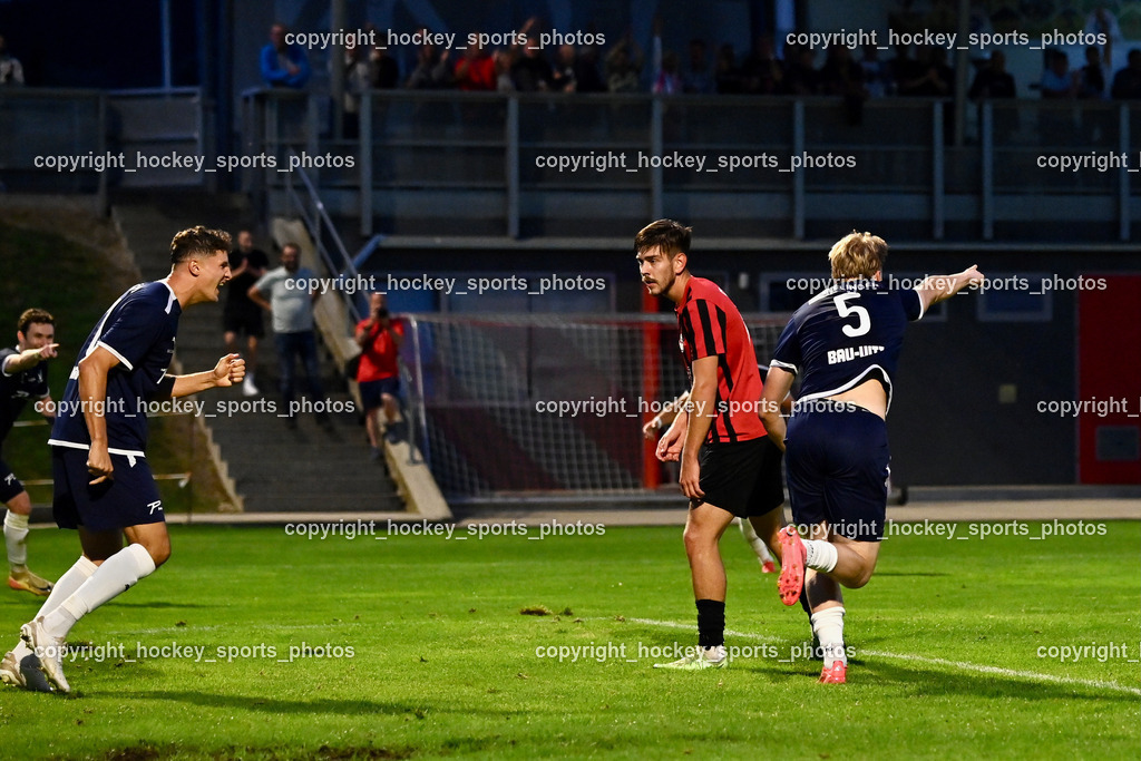 SC St. Veit vs. FC Nussdorf Debant | Jubel SC St. Veit Mannschaft, #5 Fabian Dörflinger SC St. Veit, #15 Philipp Höberl SC St. Veit, #5 Ivan Makovec FC Nussdorf Debant, SC St. Veit vs. FC Nussdorf Debant, SC St. Veit vs. FC Nussdorf Debant am 22.08.2025 in St. Veit an der Glan (Jacques Lemans Arena), Austria, (Photo by Bernd Stefan)