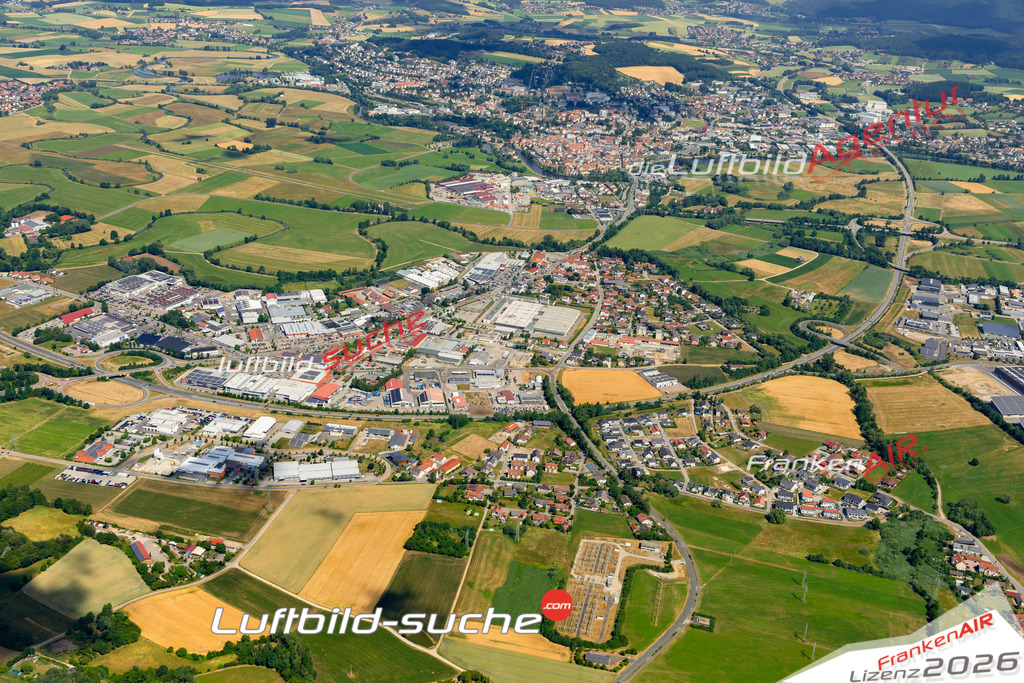 Das Luftbild zeigt : Janahof Cham - Die Luftaufnahme wurde 2023 vom UL-Flugzeug aus erstellt ( keine Drohne ) - Hochauflösende Luftaufnahme - Für grossformatige Ausdrucke geeignet. Die Geschenkidee !Mit Lizenz und Bildrechte bestellbar
