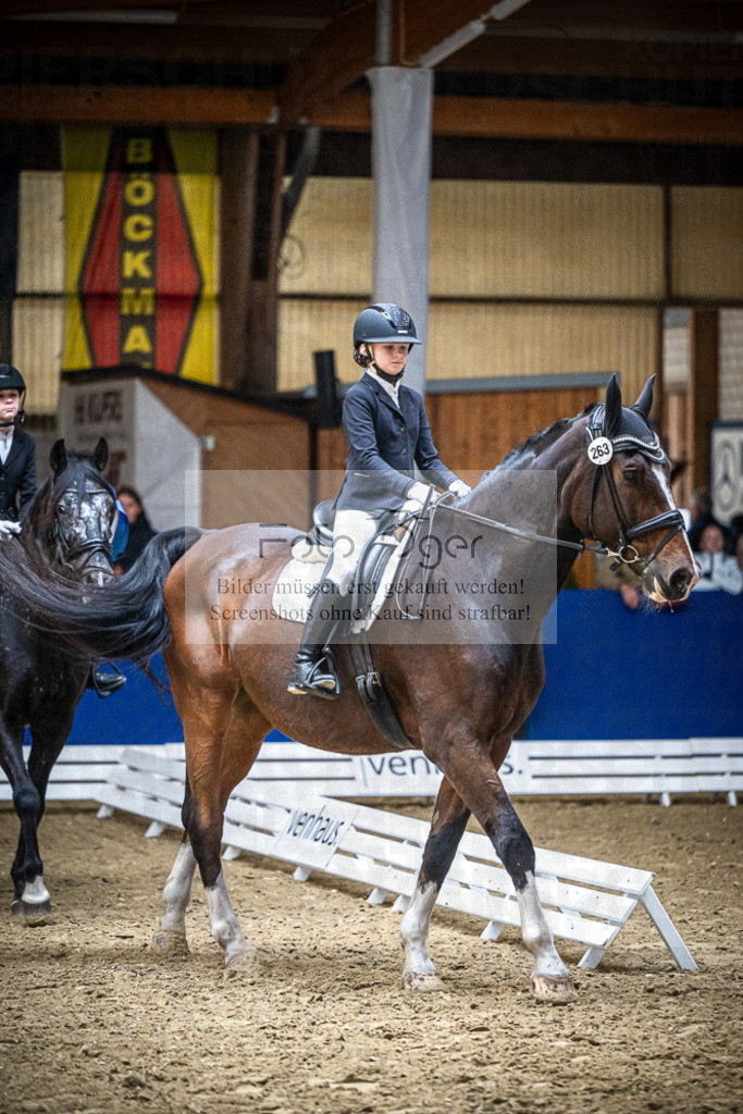 DOS_0063 | Entdecke hochwertige Reitturnierfotos von Foto Oger. Professionell, emotional und authentisch – jetzt Lieblingsmomente im Shop bestellen.Deutschlandweite Turnierfotografie. - Realisiert mit Pictrs.com