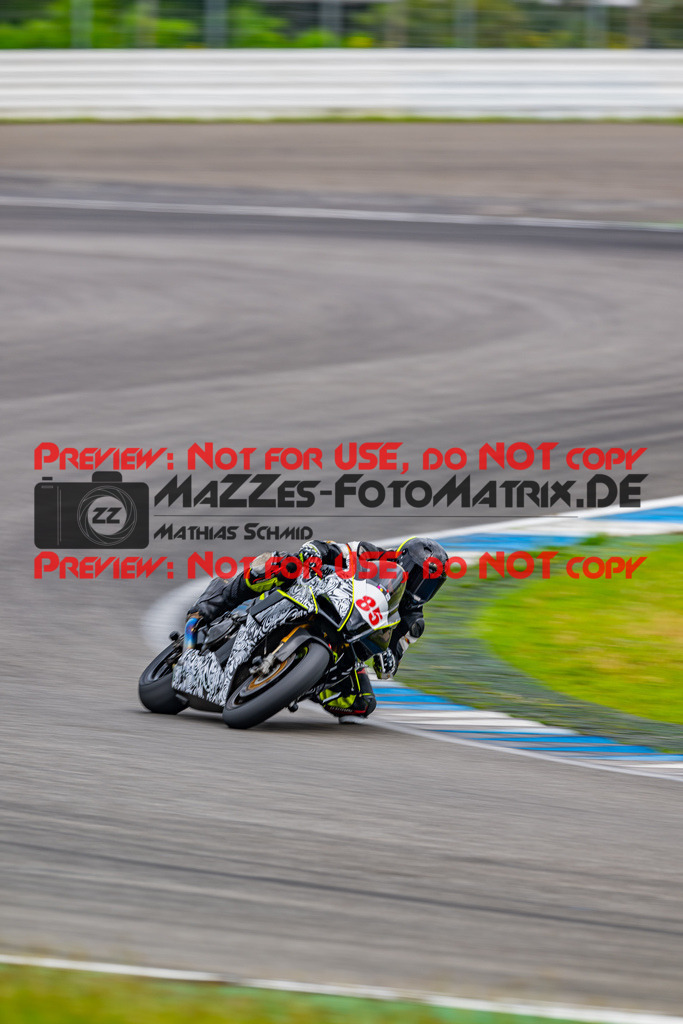 MaZZes_FotoMatrix_240701_6007705_6859 | WEISS