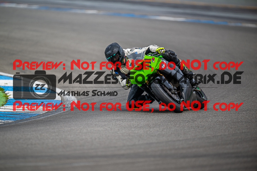 MaZZes_FotoMatrix_230410_77 | ROT