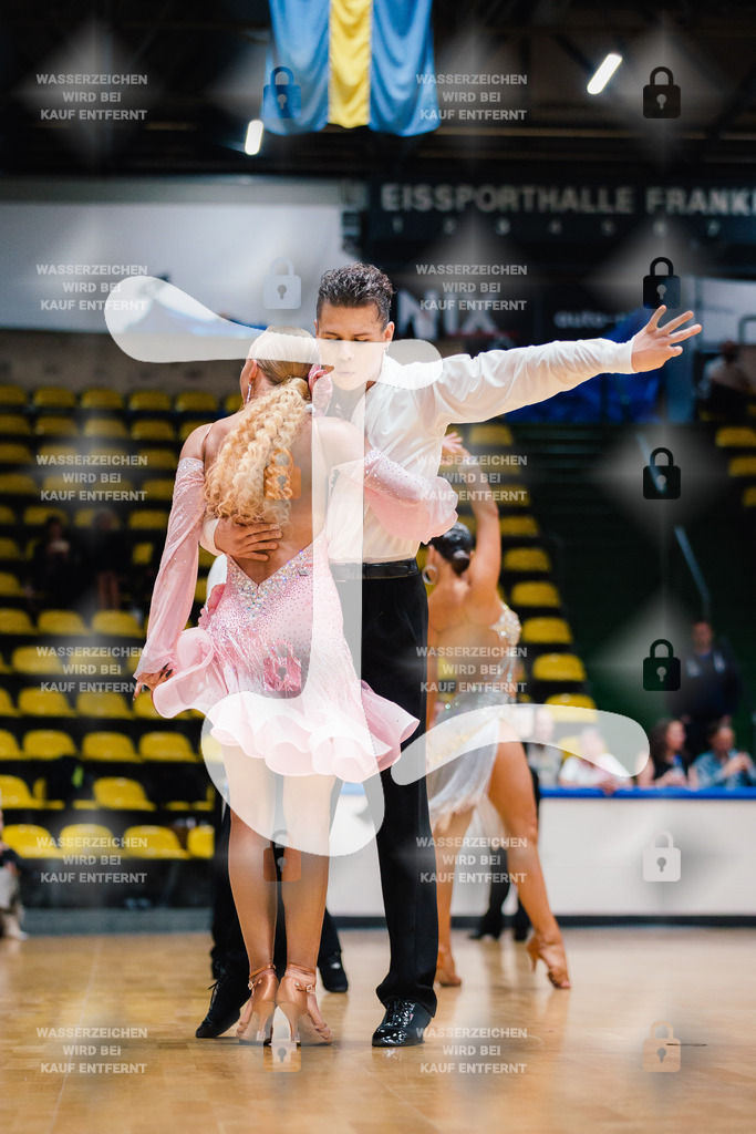 Hessen Tanzt WDSF Open Youth Latin 6th (16) Vakaris Bilcius _ Urte Pabrezaite (Lithuania)-2025-05-17-2755 | Webshop for digital downloads and prints of dance sport, event & show photographer Julian Link - Realisiert mit Pictrs.com