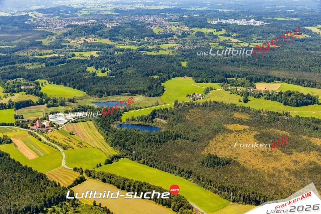 Schrägluftbild  Letten  Bad Heilbrunn - Das Luftbild wurde 2025 vom UL-Flugzeug heraus erstellt ( keine Drohne ) - Hochauflösende Luftaufnahme -Nicht vergleichbar mit Google Maps oder Satelittenbilder- Die Geschenkidee !Mit Lizenz und Bildrechte bestellbar
