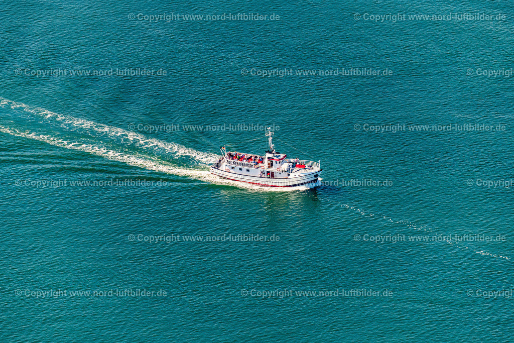 Sassnitz_MS_Jan_Cux_Angel_und_Ausflugsschifffahrt_Rügen_Gmbh_ELS_5423100822 | SASSNITZ 10.08.2022 Fahrt des Passagier- und Fahrgast- Schiff JAN CUX in Sassnitz an der Ostseeküste im Bundesland Mecklenburg-Vorpommern, Deutschland. Weiterführende Informationen bei: Angel- und Ausflugsschifffahrt Rügen GmbH. // Passenger ship JAN CUX in Sassnitz at the baltic sea coast in the state Mecklenburg - Western Pomerania, Germany. Further information at: Angel- und Ausflugsschifffahrt Ruegen GmbH. Foto: Martin Elsen