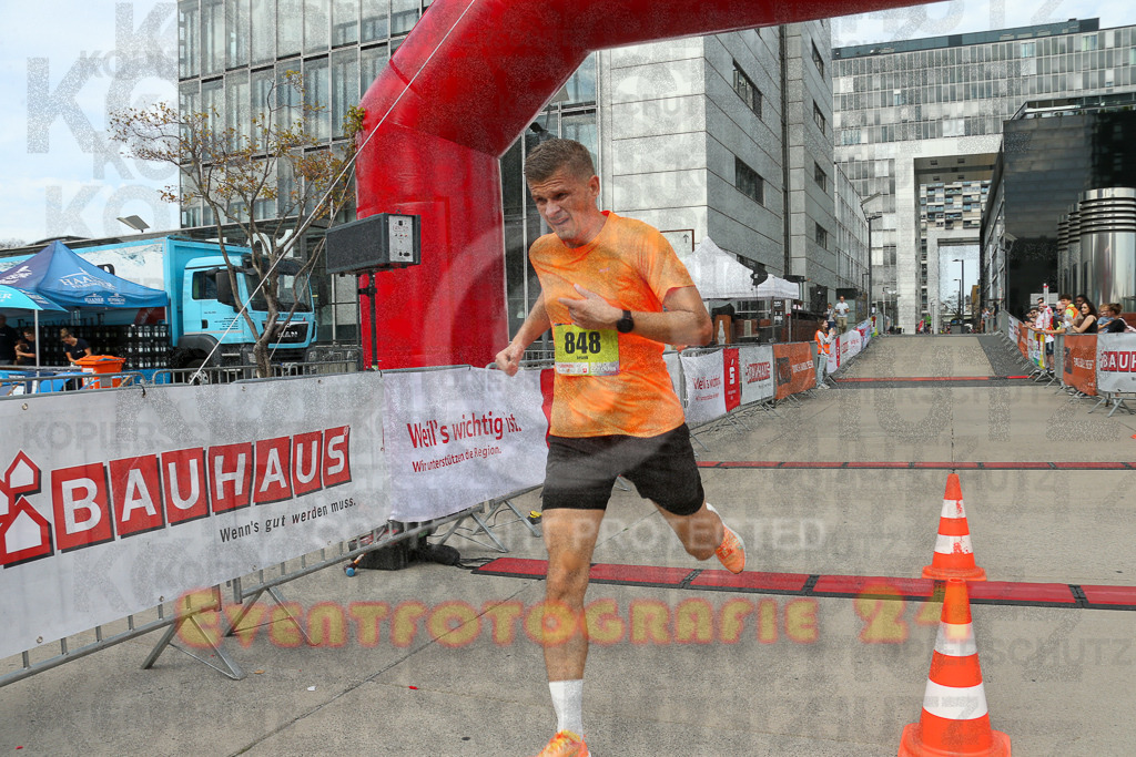 250920_1320_EX1_4070 | Sportfotografie im Rhein-Sieg Kreis, Köln, Bonn, NRW, Rheinland Pfalz, Hessen, etc. Unser Tätigkeitsfeld umfasst den Laufsport vom Volkslauf über den Marathon, Duathlon, Triathon bis zum Ultralauf wie Kölnpfad Ultra oder Schindertrail.