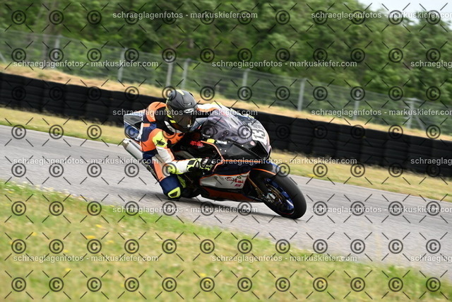 25bt02-0811 | markuskiefer.com - Realisiert mit Pictrs.com