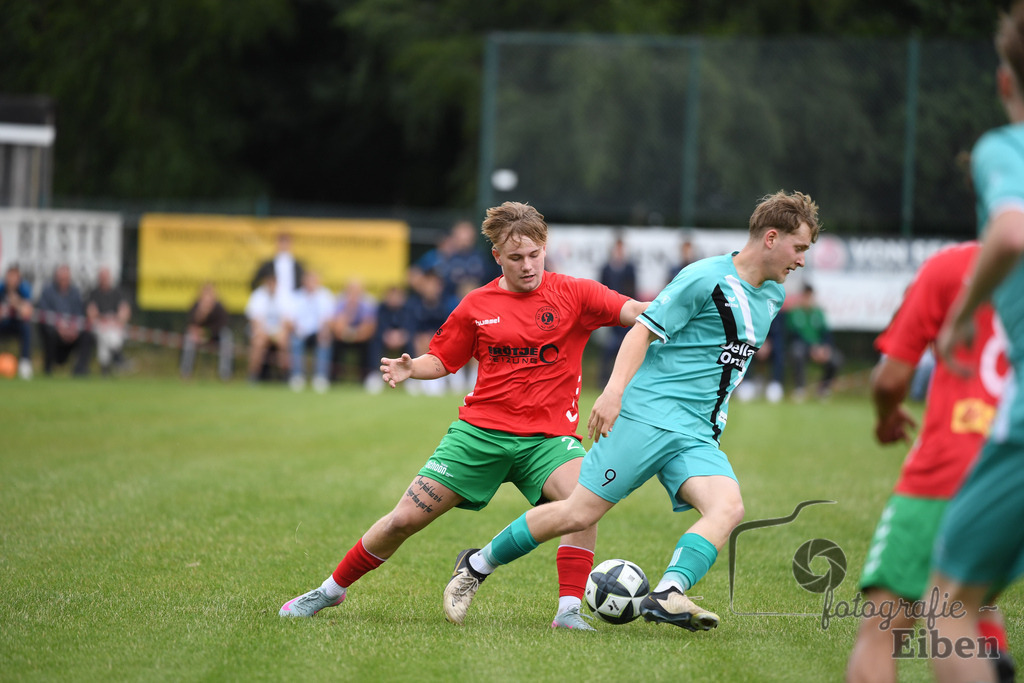 Sport-Duwe Cup | Sport-Duwe Cup Oldenburg; TuS Eversten (mint)-VFL Oldenburg (rot) am 05.07.2025 in Oldenburg (Sportanlage TuS Eversten), Photo: Philip Eiben 2025 - Realisiert mit Pictrs.com
