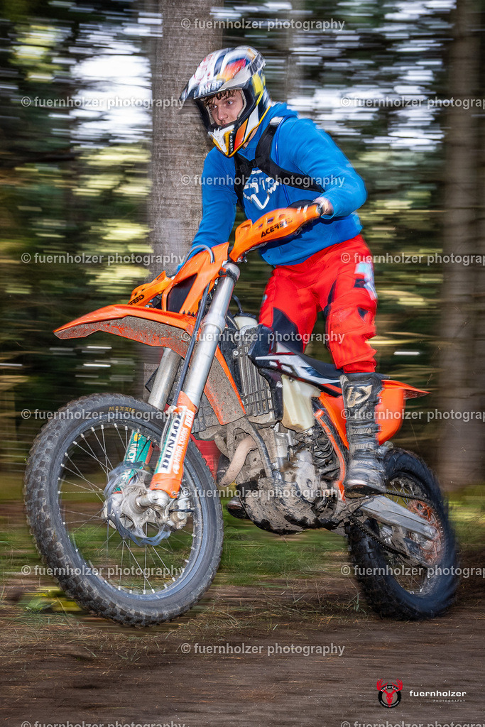 fuernholzer_251026-C1-136-2 | Fotografische Impressionen von der Red Stag Enduro Extreme by fuernholzer-photography.com. Endurosport in Österreich fotografisch festgehalten von fuernholzer. Auftragsfotografie für Private, Gewerbefotos und Industriefotografie. Eventfotografie, Sportfotografie und Motorsportfotografie. Anbieter von Fotoworkshops, Fototraining, fotografischen Vorträgen und Fotoseminaren.