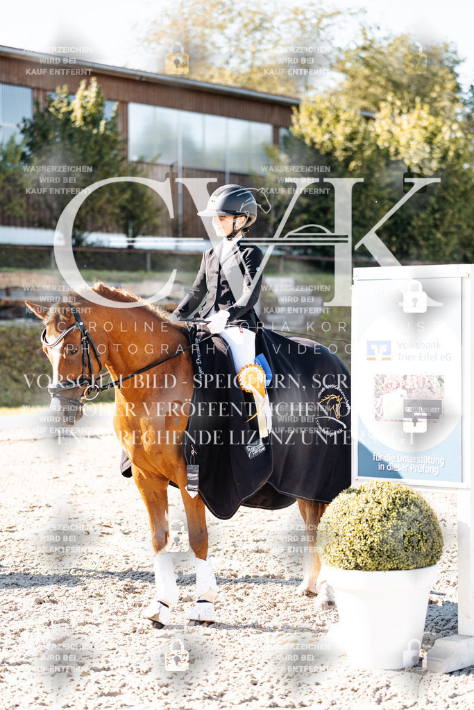 CK908450 | Turnierfotografie Pferdefotografie Trier Rheinland-Pfalz Pferdesport Reitsport Tierfotografie Sportfotografie Pferdevideo Pferdevideografie Equestrianvideography equestrianphotography  - Realisiert mit Pictrs.com